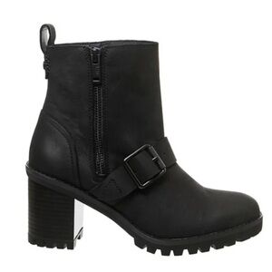 UGG AUSTRALIA FERN BLACK WATERPROOF LEATHER BOOTS size 9